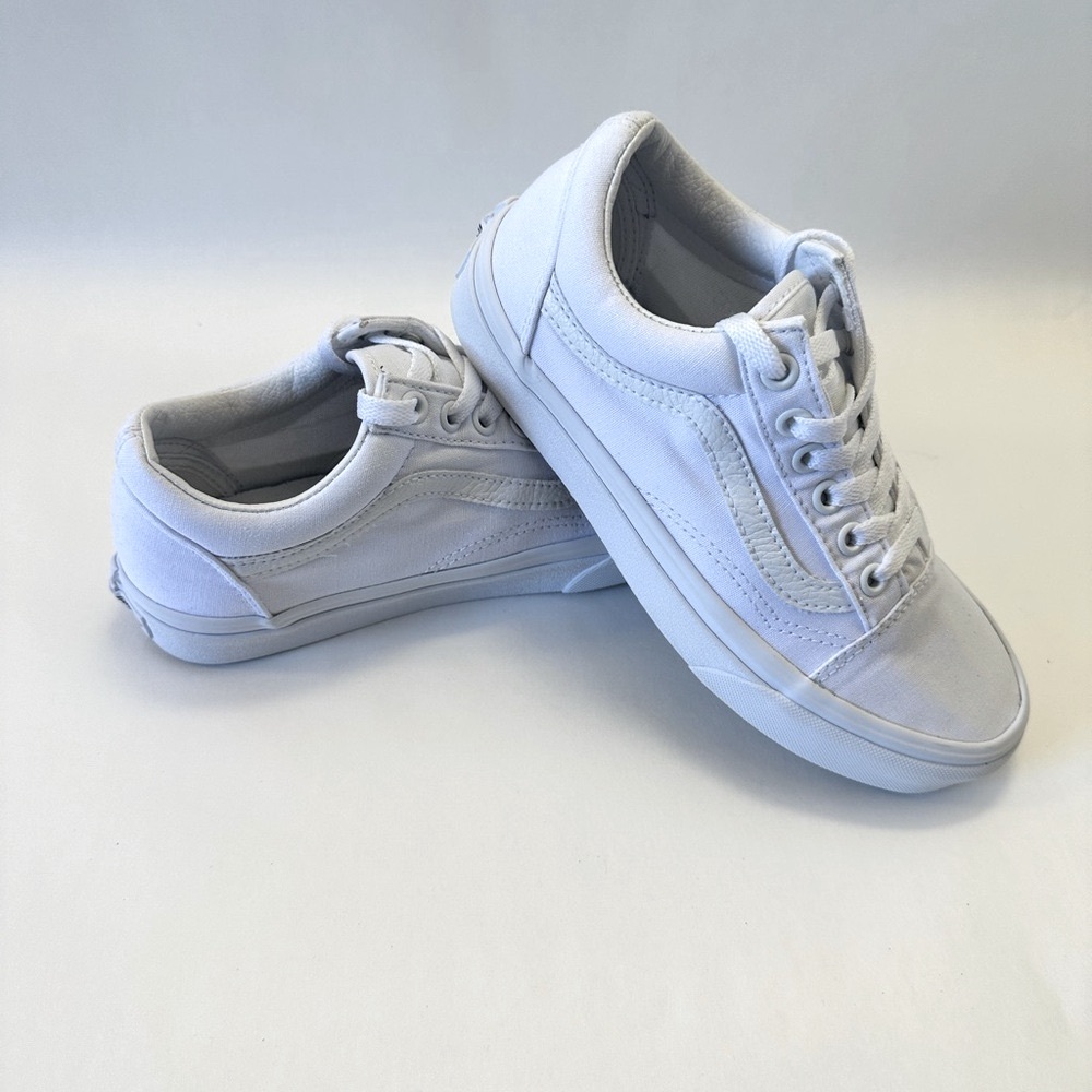 Women’s Vans White Sneakers Size 6